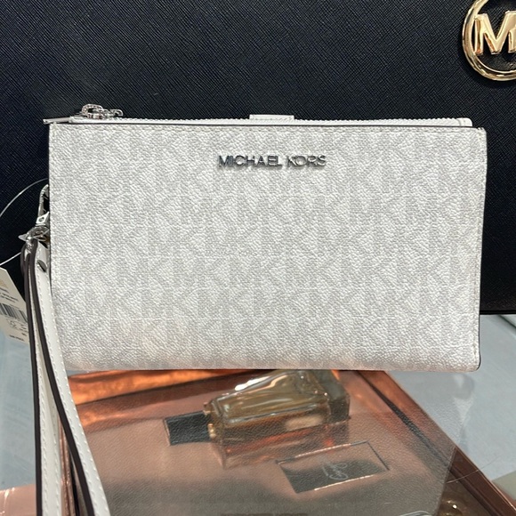 Michael Kors Jet Set Travel Large Double-Zip Wristlet-Wallet-PhoneHolder
NWT - Picture 16 of 16